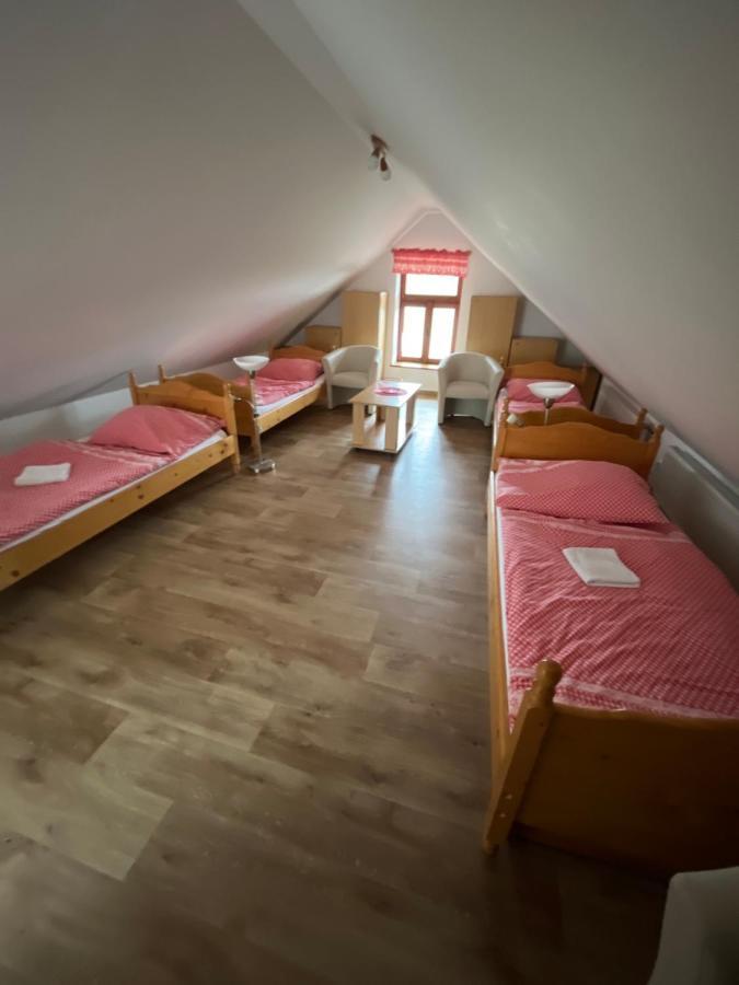 Sokoli Hnizdo Hotel Hlaska Екстериор снимка