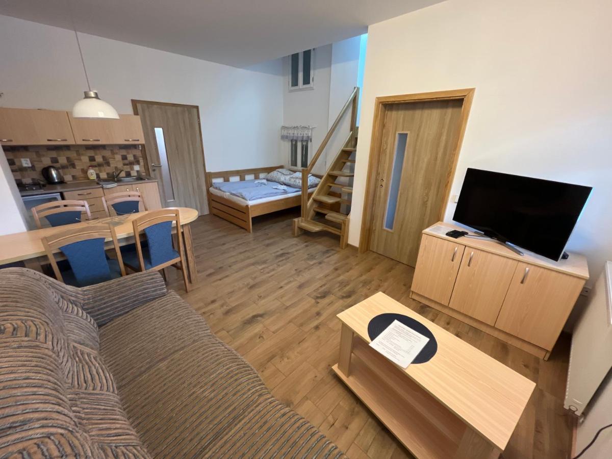 Sokoli Hnizdo Hotel Hlaska Екстериор снимка
